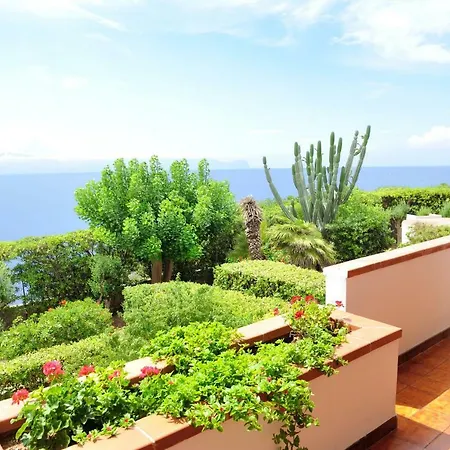 Linda, Exceptional Sea-view *